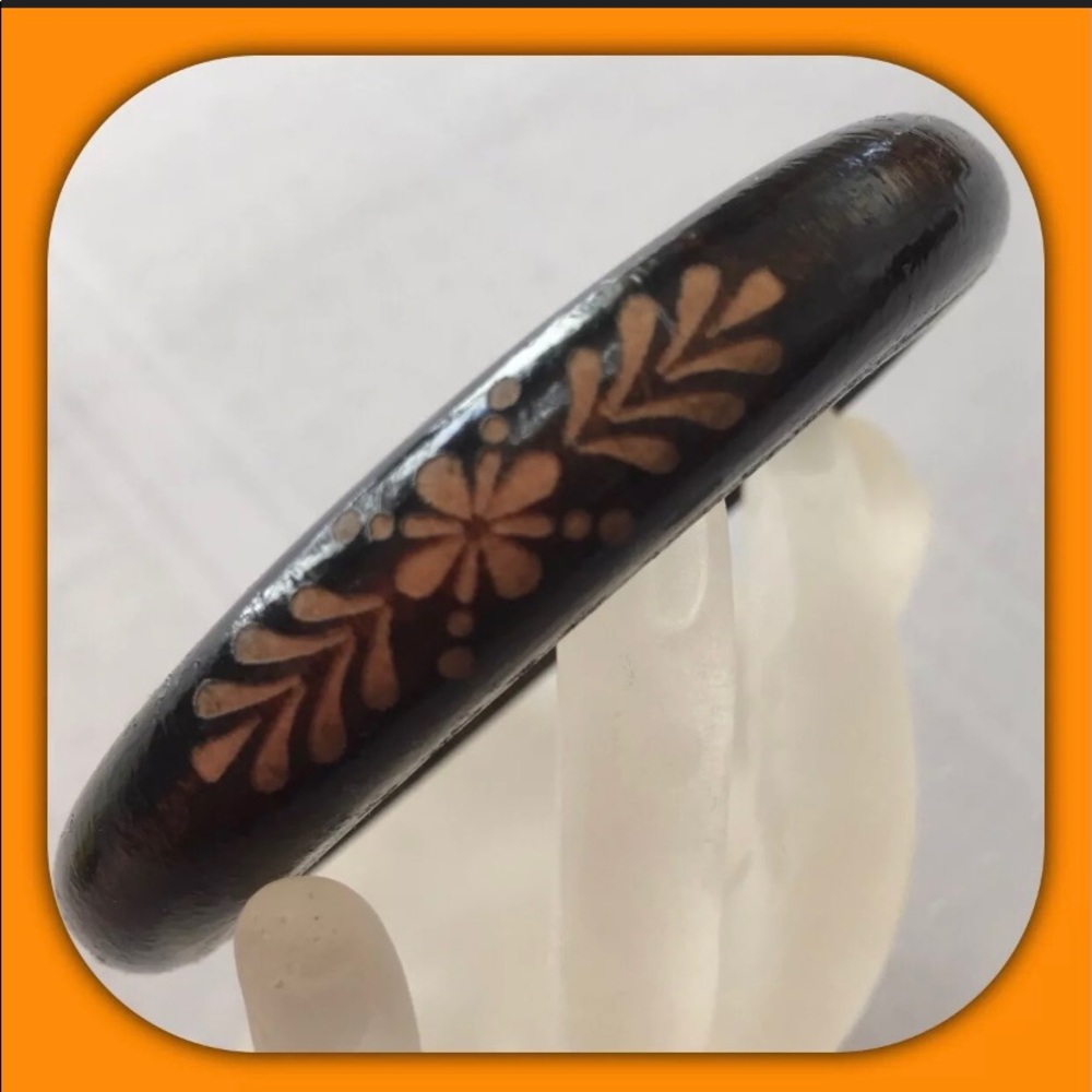 Vintage Black Wood Floral Accent Bangle Bracelet
